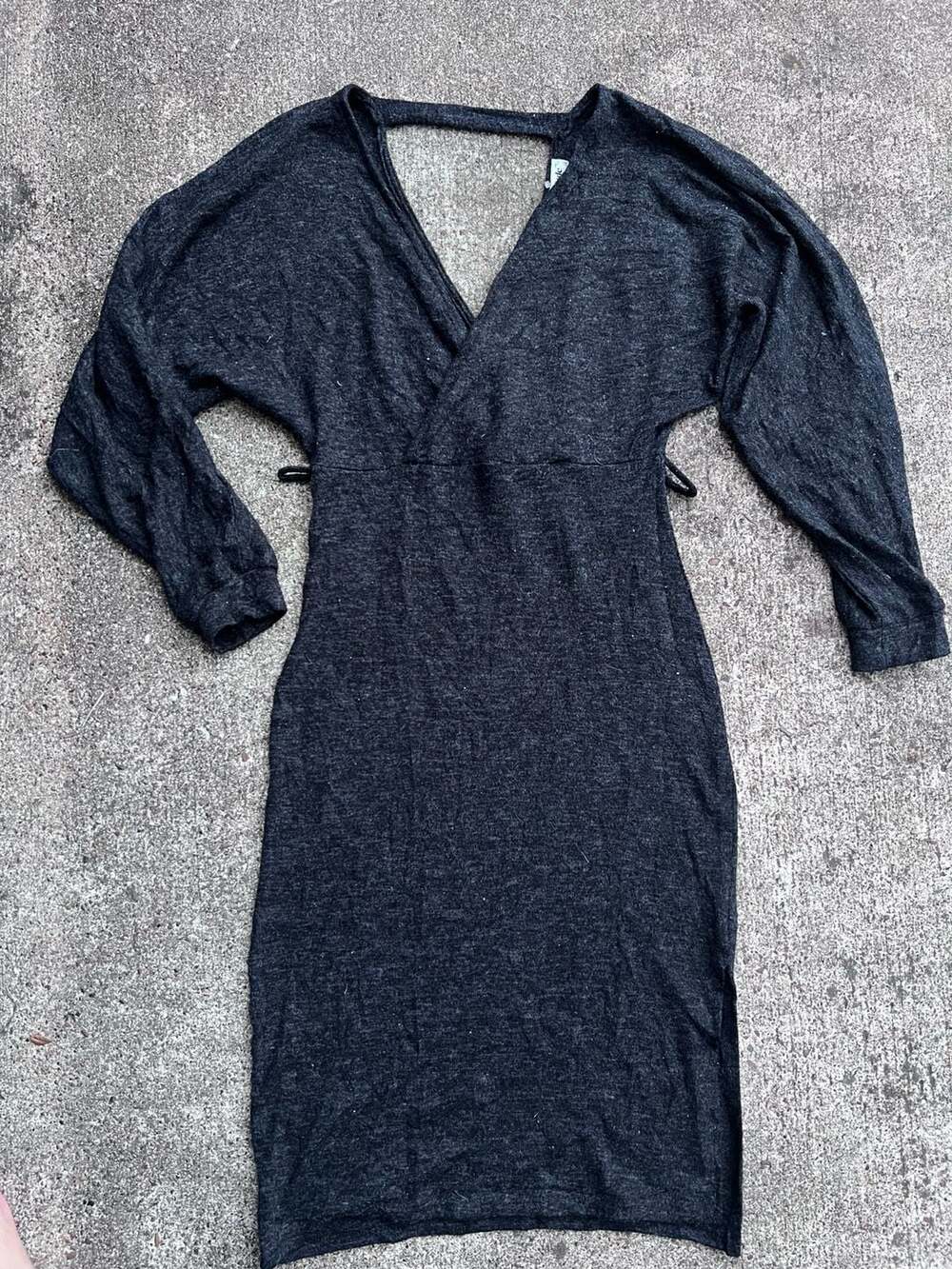 E: Charcoal Gray Long Sleeve V Neck Backless Knit Midi Dress Size L Made in USA